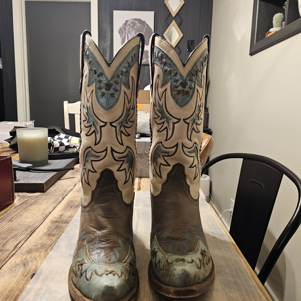 Tony Lama Embroidered Cowboy Boots - Picture 3 of 4